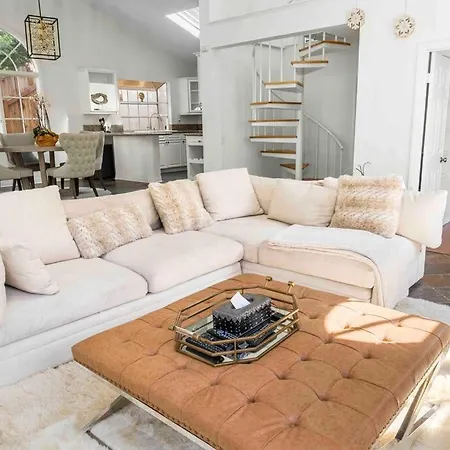 Stunning Mediterranean Mansion In Laurel Canyon